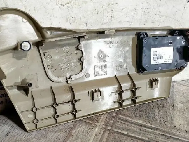 Накладка сидения левая Sport L320 09-13