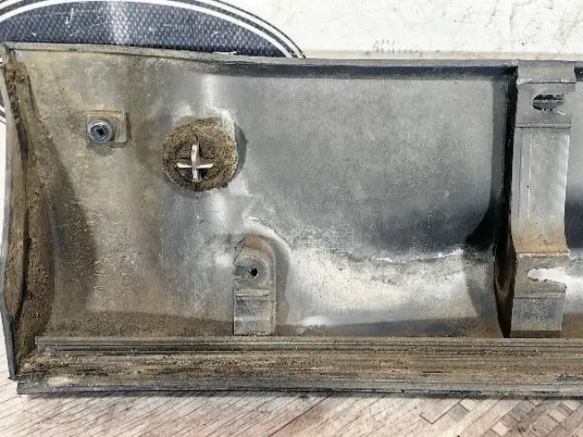 Молдинг двери задний левый  Range Rover Sport 320