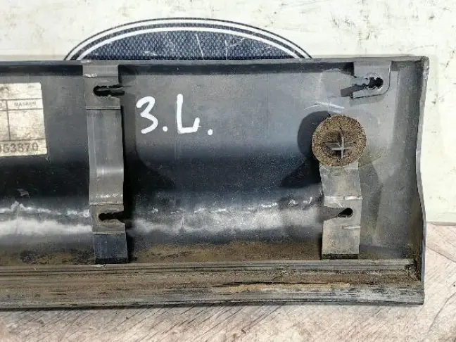 Молдинг двери задний левый  Range Rover Sport 320