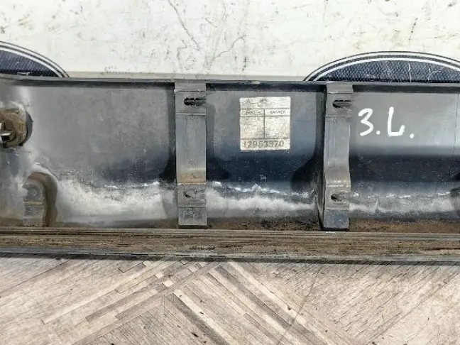 Молдинг двери задний левый  Range Rover Sport 320