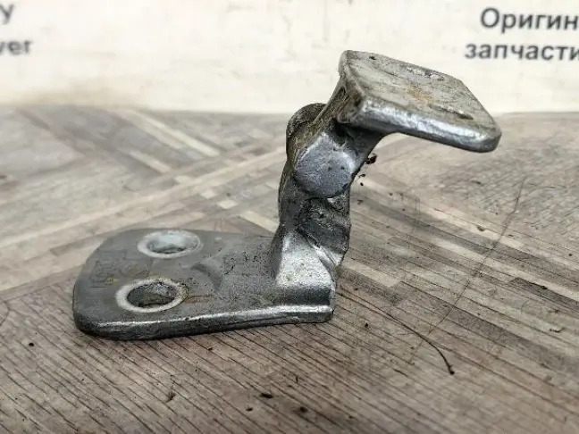 Петля двери верхняя правая Range Rover Sport L320