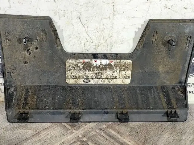 Заглушка бампера для Land Rover Sport L320 09-13