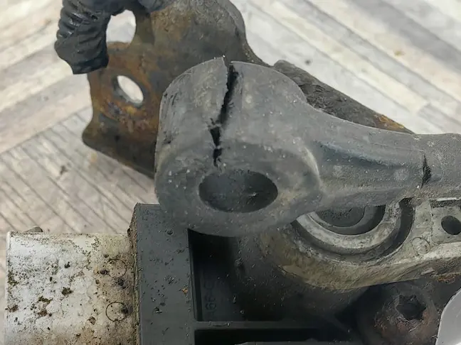 Датчик положения кузова передний RRS L320 рест