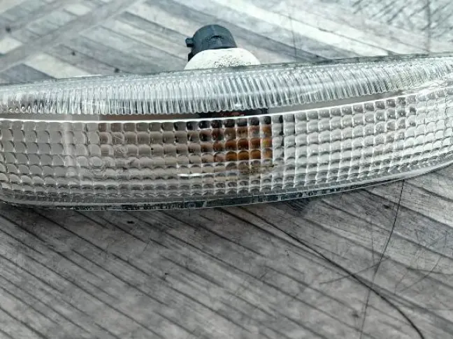 Поворотник белый Land Rover Freelander 2 2.2