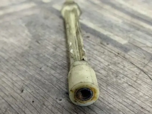 Кронштейн крышки двигателя Discovery 4 306DT 3.0