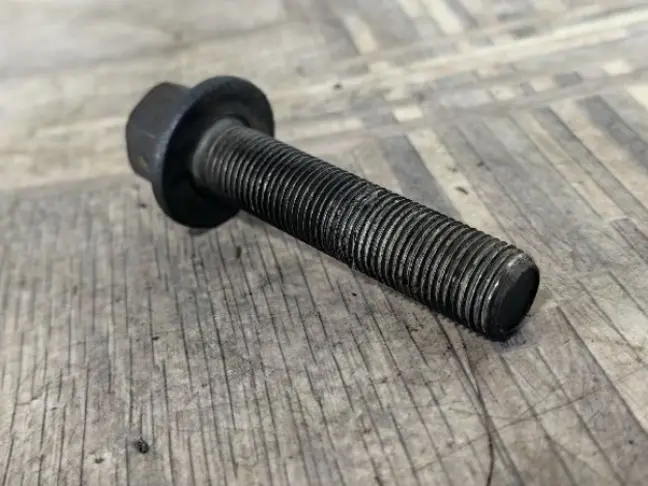 Болт коленвала Discovery 4 306DT 3.0