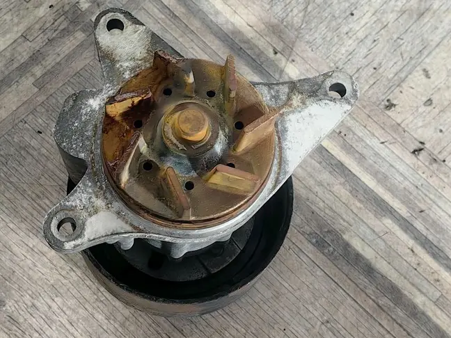 Помпа Land Rover DISCOVERY 4 3.0 L319