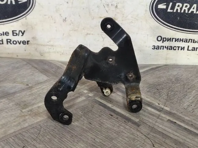 Кронштейн передний DISCOVERY 4 L319 3.0