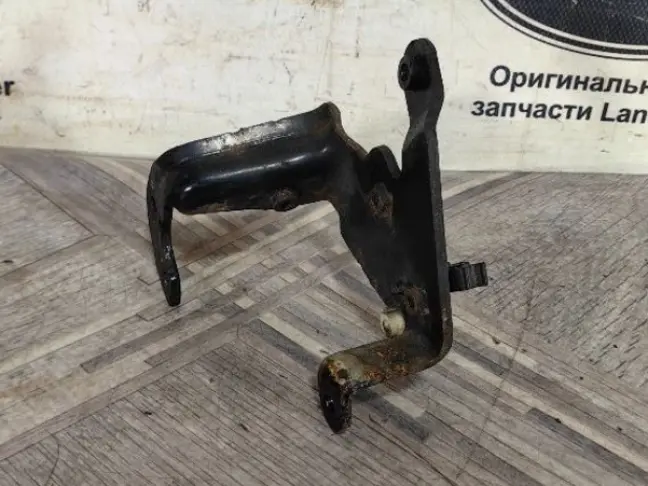 Кронштейн передний DISCOVERY 4 L319 3.0