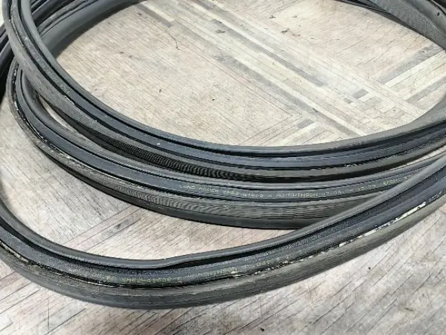 Уплотнитель багажника Land Rover Freelander 2