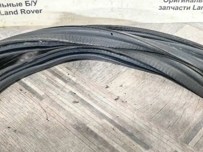 Уплотнитель багажника Land Rover Freelander 2