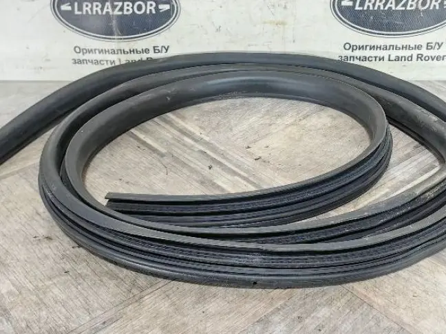 Уплотнитель двери передний Land Rover Freelander 2