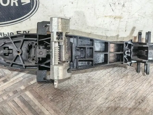 Ручка задняя левая Land Rover Freelander 2 L359
