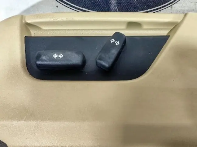 Накладка сиденья Land Rover Freelander 2 2.2 L359