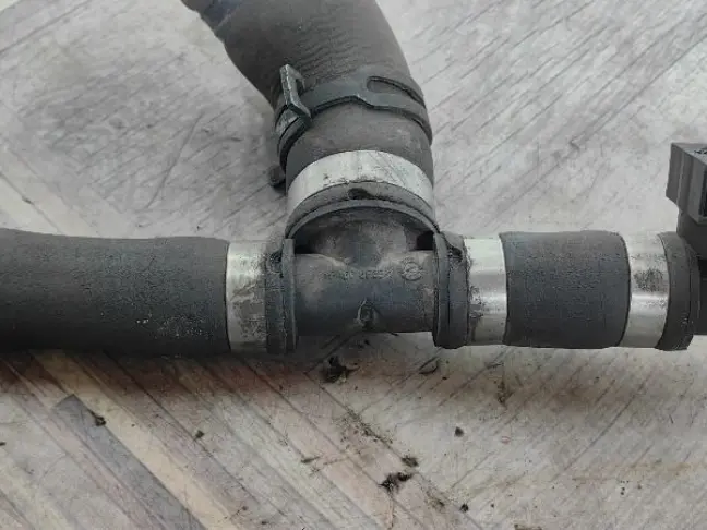 Патрубок системы охлаждения Range Rover L322 02-06