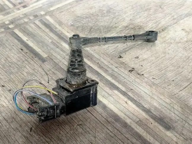 Датчик положения кузова задний RRS L320 рест