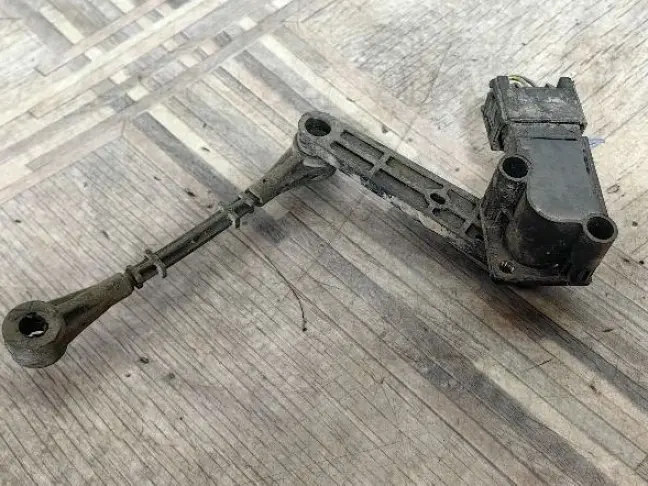 Датчик положения кузова задний RRS L320 рест