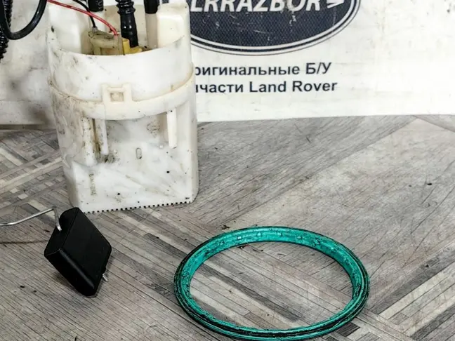 Топливный насос в бак DISCOVERY 3 L319 2.7 276DT