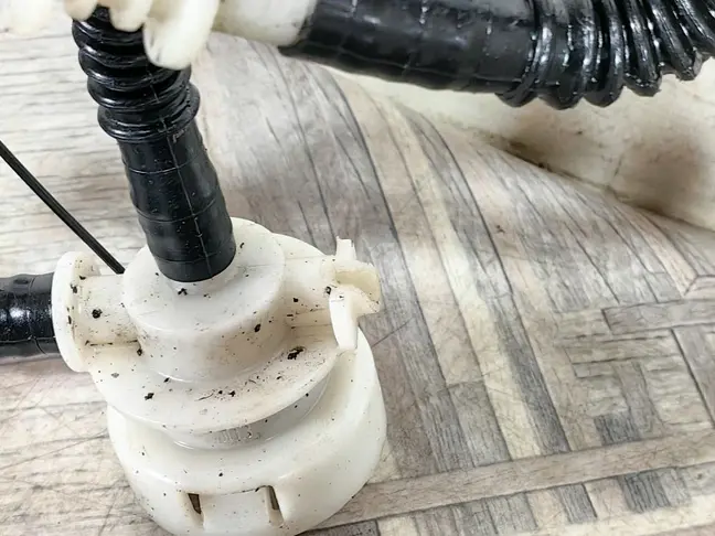 Топливный насос в бак DISCOVERY 3 L319 2.7 276DT