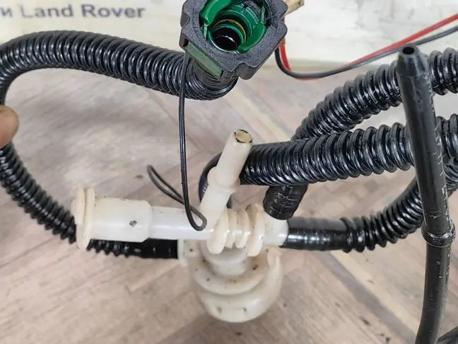 Топливный насос в бак DISCOVERY 3 L319 2.7 276DT