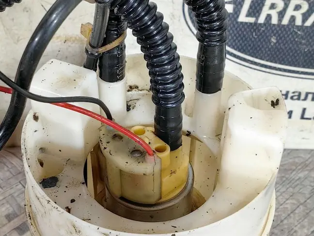 Топливный насос в бак DISCOVERY 3 L319 2.7 276DT