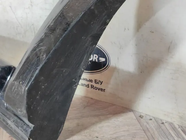 Молдинг двери задней левой DISCOVERY 3 L319 05-09