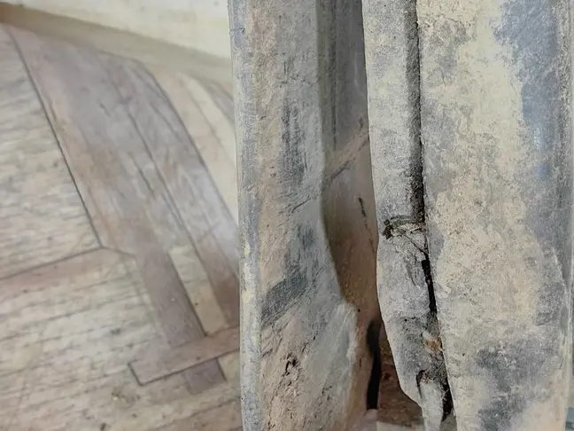 Молдинг двери задней левой DISCOVERY 3 L319 05-09