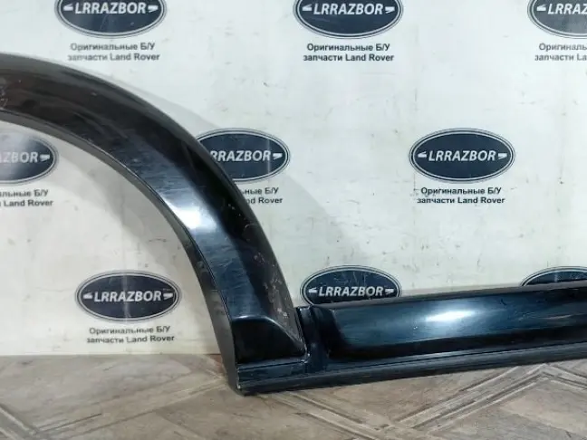 Молдинг двери задней правой DISCOVERY 3 L319 05-09