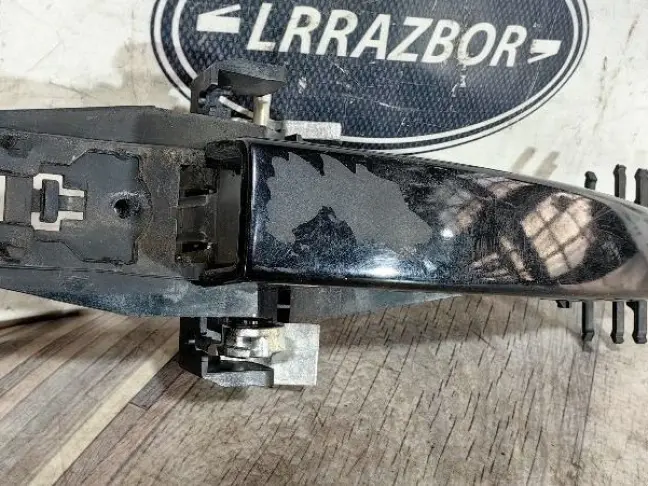 Ручка двери задняя левая DISCOVERY 3 L319 05-09