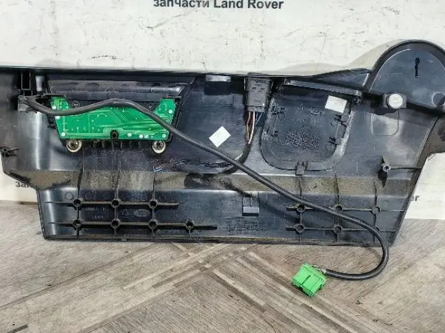 Накладка сидения правая DISCOVERY 3 L319 05-09