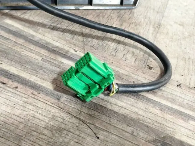 Накладка сидения правая DISCOVERY 3 L319 05-09