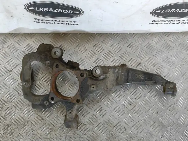 Кулак поворотный передний правый DISCOVERY 4 L319