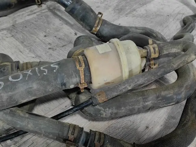 Патрубок системы охлаждения DISCOVERY 3 L319 2.7