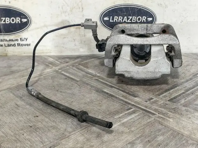 Суппорт задний правый Range Rover L494 306DT 3.0