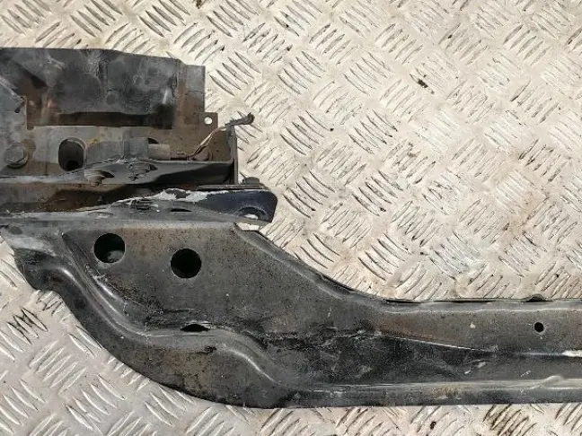 Поперечина межлонжеронная DISCOVERY 3 L319 05-14