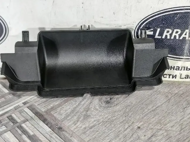 Вставка консоли Land Rover DISCOVERY 3 L319 05-09