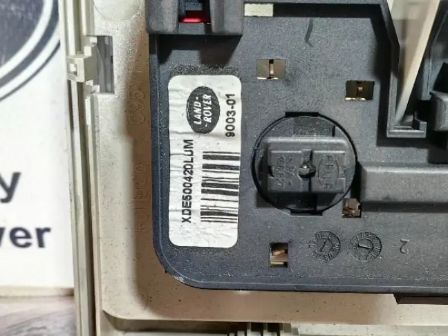 Плафон салонный Land Rover DISCOVERY 3 L319 05-09