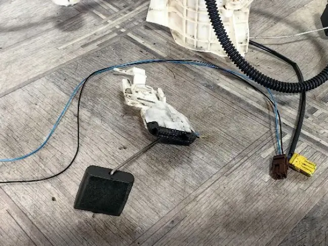 Топливный насос в бак DISCOVERY 3 L319 2.7 276DT