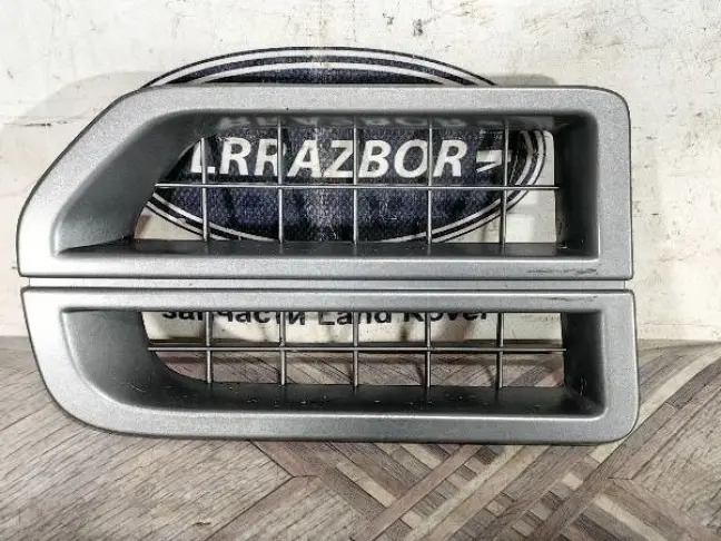 Решетка в крыло правая DISCOVERY 3 L319 05-09