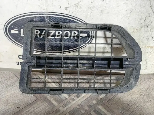 Решетка в крыло правая DISCOVERY 3 L319 05-09