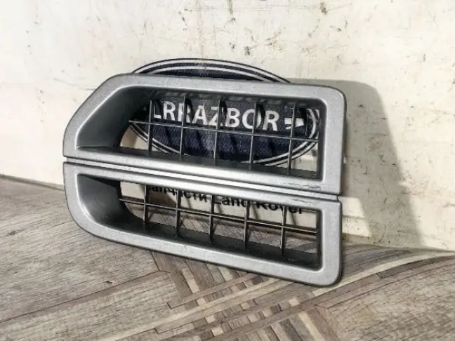 Решетка в крыло правая DISCOVERY 3 L319 05-09