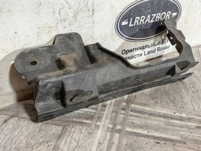 Кронштейн заднего бампера левый DISCOVERY 3 L319