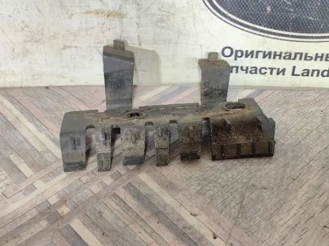 Кронштейн заднего бампера левый DISCOVERY 3 L319