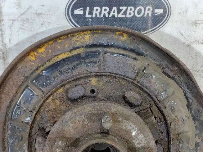 Кулак задний правый DISCOVERY 3 L319 05-12