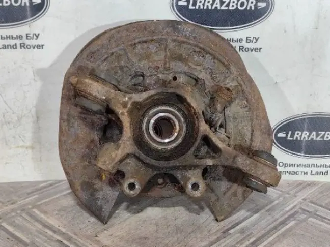 Кулак задний правый DISCOVERY 3 L319 05-12