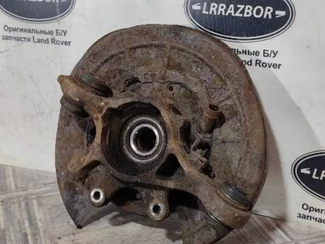 Кулак задний правый DISCOVERY 3 L319 05-12