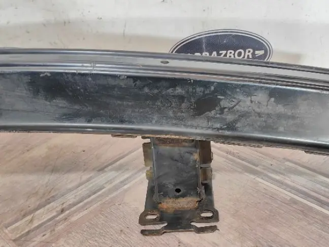 Усилитель переднего бампера DISCOVERY 3/4 L319