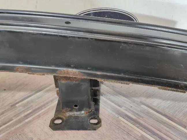 Усилитель переднего бампера DISCOVERY 3/4 L319