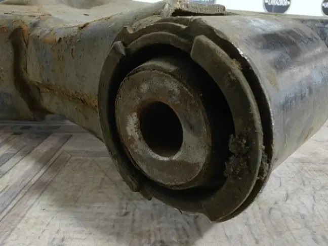 Рычаг передний нижний левый DISCOVERY 3 L319