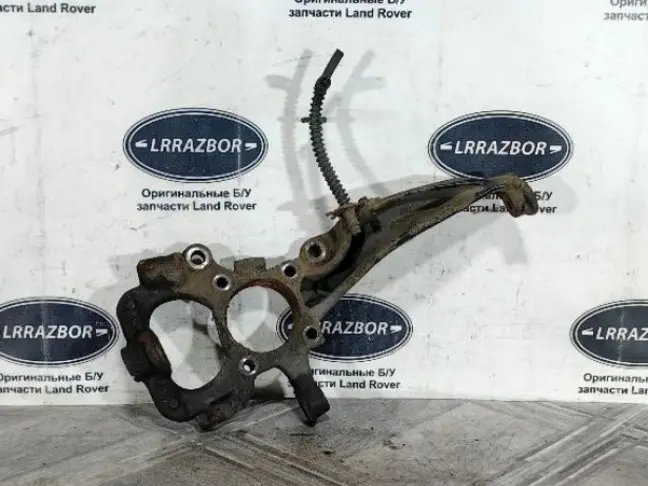 Кулак поворотный передний левый DISCOVERY 3 L319